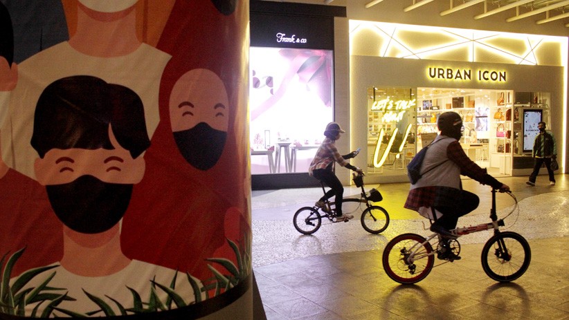 Asyiknya Bersepeda di Dalam Mal Sambil Belanja - Bagian 2