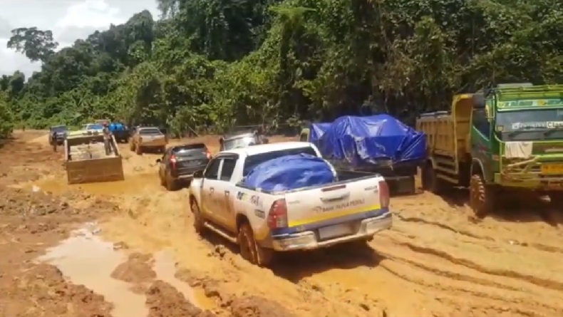 title Hujan Deras, Akses Jalan Trans Papua Barat Rusak Parah Hujan Deras, Akses Jalan Trans Papua Barat Rusak Parah
