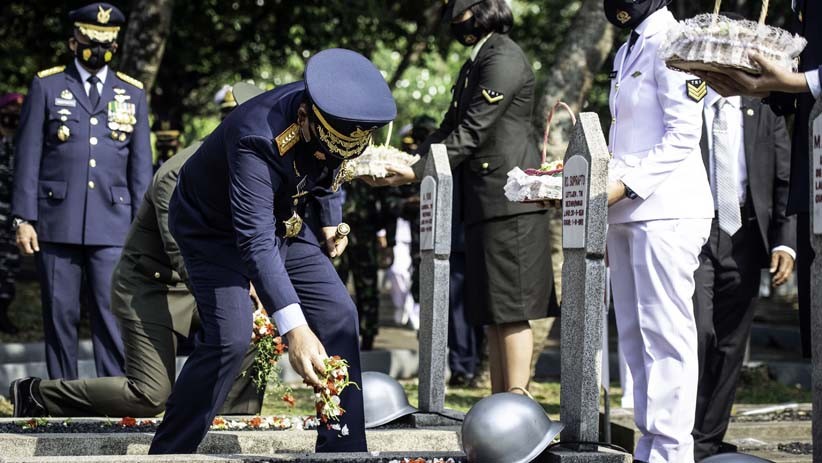 Panglima TNI dan 3 Kepala Staf Ziarah ke Taman Makam Pahlawan Kalibata - Bagian 2
