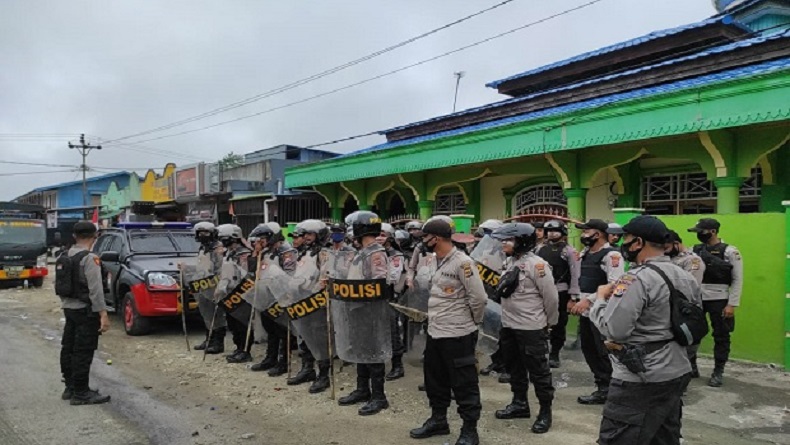 title Polisi Tangkap 6 Terduga Provokator Pembakaran Kantor Pemda di Keerom Polisi Tangkap 6 Terduga Provokator Pembakaran Kantor Pemda di Keerom