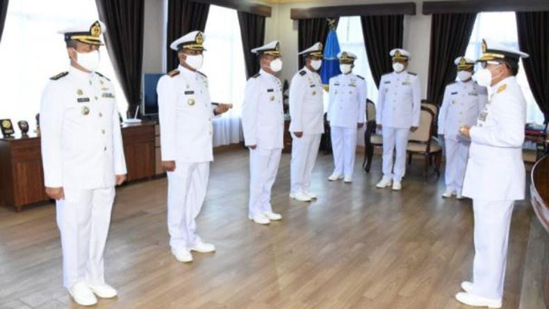 title 4 Perwira Lantamal VIII Manado Naik Pangkat Jadi Kolonel, Ini Daftarnya 4 Perwira Lantamal VIII Manado Naik Pangkat Jadi Kolonel, Ini Daftarnya