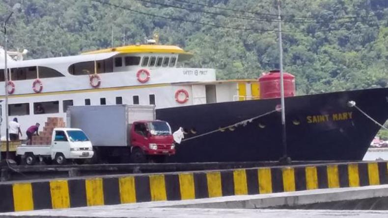title Agnes Lompat ke Laut dari Atas Kapal Manado-Tahuna dan Hilang di Perairan Biaro Agnes Lompat ke Laut dari Atas Kapal Manado-Tahuna dan Hilang di Perairan Biaro