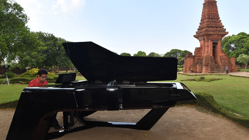 Piano Terbesar Buatan Indonesia Masuk Rekor Muri Akan Konser Keliling Indonesia - Bagian 1