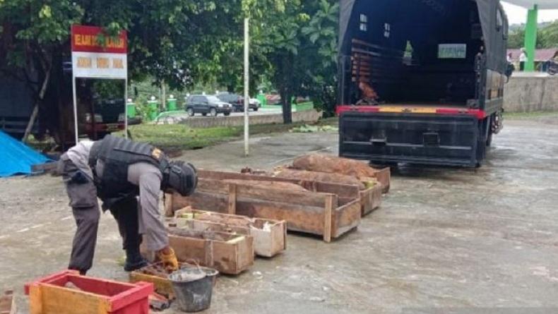 title Detasemen Gegana Brimob Polda Maluku Musnahkan 21 Bom Aktif Perang Dunia II Detasemen Gegana Brimob Polda Maluku Musnahkan 21 Bom Aktif Perang Dunia II