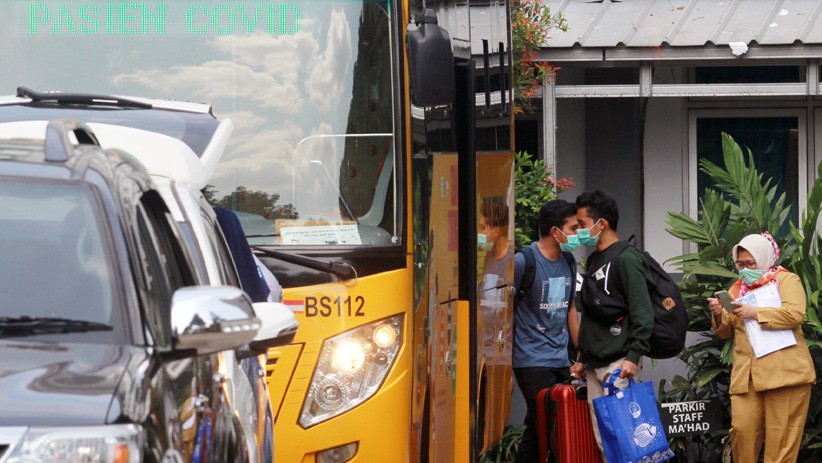 200 Mahasiswa PTIQ Positif Covid-19 Dievakuasi ke Wisma Atlet Kemayoran - Bagian 2