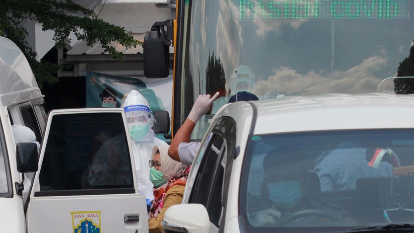 200 Mahasiswa PTIQ Positif Covid-19 Dievakuasi ke Wisma Atlet Kemayoran - Bagian 1