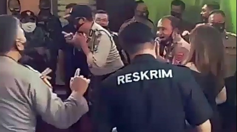 Viral Video Polisi Joget Dangdut di Tulungagung Tanpa Protokol Kesehatan