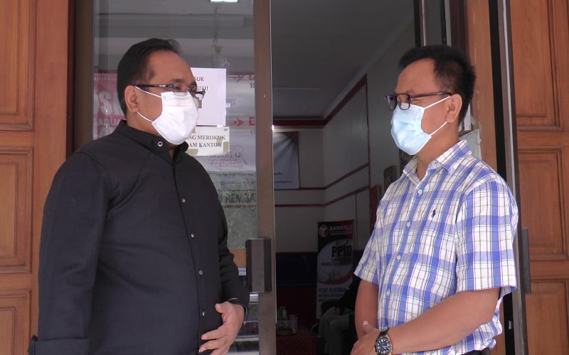 Beredar Video Bagi-Bagi Uang ke Warga Rembang, Wakil Ketua Komisi II DPR Lapor Bawaslu