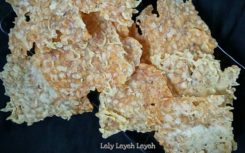 Cara Membuat Keripik Tempe Daun Bawang (Foto: IG@lelyleyehleyeh)