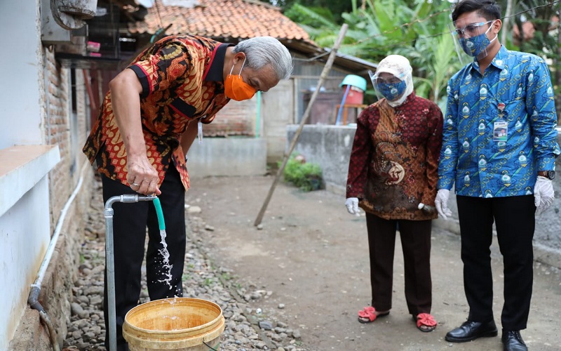 50 Tahun Pakai Sumur Keruh, Nurbuwati Girang Bisa Nikmati Air Jernih