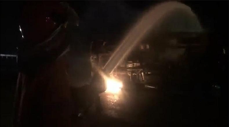 Truk Pengangkut Elpiji 3 Kg Terbakar di Tol Ngawi Madiun, Terdengar Beberapa Kali Ledakan