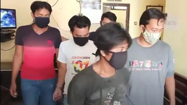 Tertangkap Tangan Mencuri Rambu Kereta Api, 3 Pemulung di Pasuruan Digelandang Polisi