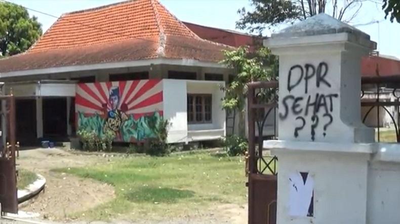 Omnibus Law Disahkan DPR, Jombang Panen Aksi Vandalisme