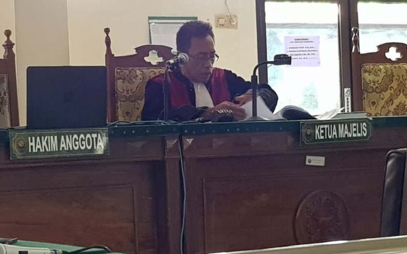 title Tersangka Penjual Obat Ilegal di Semarang Menangi Praperadilan Tersangka Penjual Obat Ilegal di Semarang Menangi Praperadilan