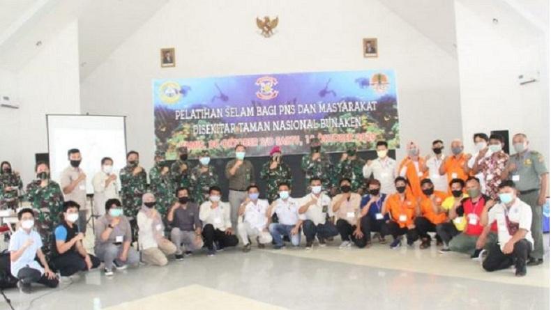 Dukung Pariwisata, TNI AL Latih Selam SDM Kepariwisataan di Bunaken Manado