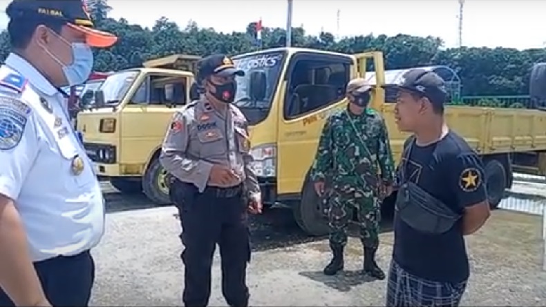 Belum Ada Sanksi, Pelanggar Protokol Kesehatan di Pelabuhan Fakfak Diberi Masker