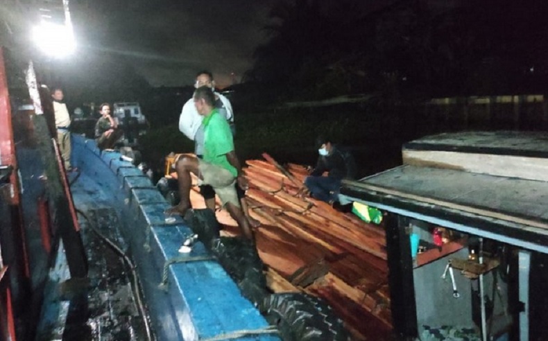 Polair Polda Kalbar Amankan Ribuan Kayu Ilegal, Satu Tersangka Ditangkap