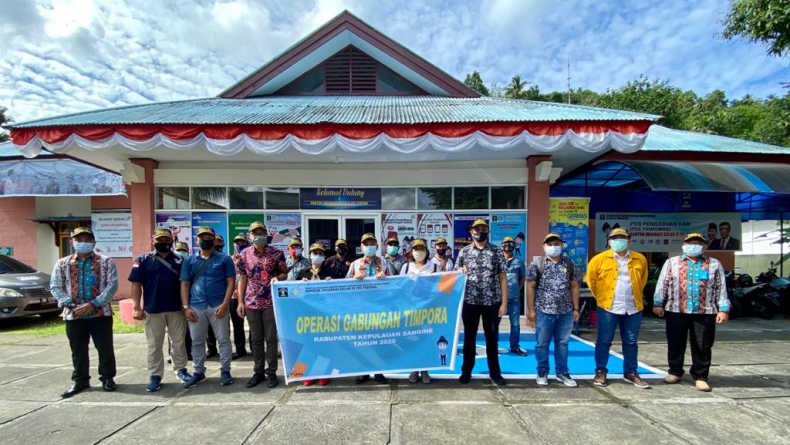 title Gelar Operasi, Imigrasi Tahuna Temukan WNA Tak Punya Dokumen Keimigrasian Gelar Operasi, Imigrasi Tahuna Temukan WNA Tak Punya Dokumen Keimigrasian