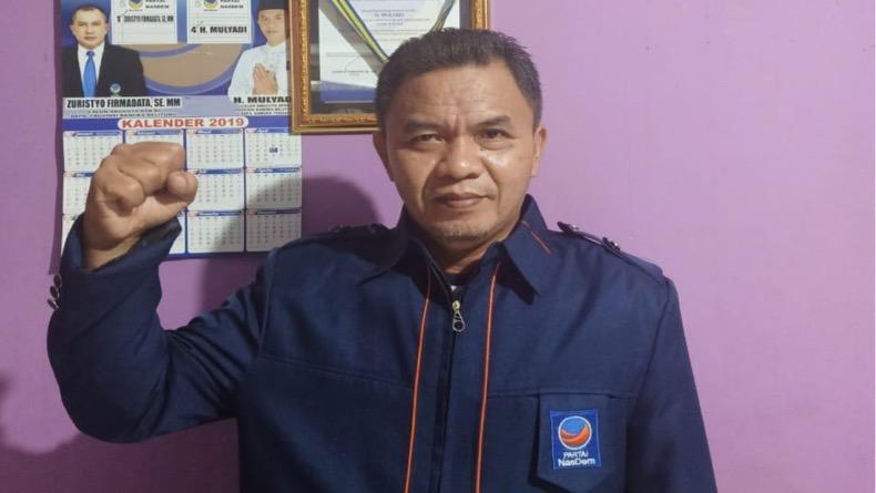 Calon Bupati Bangka Tengah Salat Zuhur Berjamaah sebelum Daftar ke KPU
