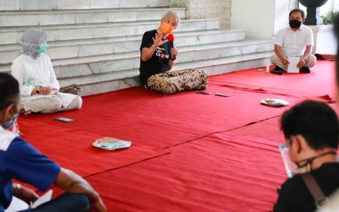 Kumpulkan Serikat Pekerja, Ganjar: Kita Sama-Sama Tidak Ngerti UU Cipta Kerja