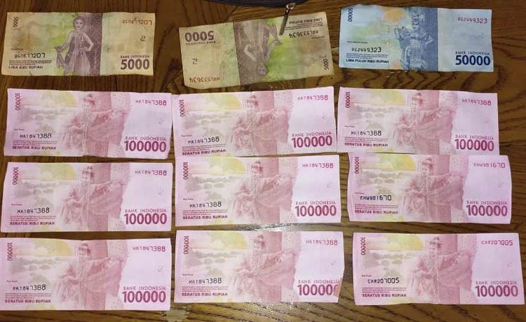 title Perempuan Asal Purworejo Tertangkap Edarkan Uang Palsu di Pasar Bendungan Kulonprogo Perempuan Asal Purworejo Tertangkap Edarkan Uang Palsu di Pasar Bendungan Kulonprogo
