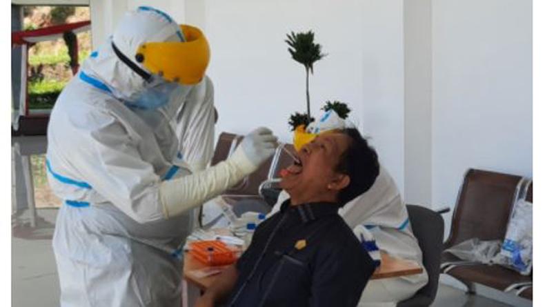 Kontak Erat dengan Sekretaris DPRD Sulut Glady Kawatu, 70 Orang Swab Test