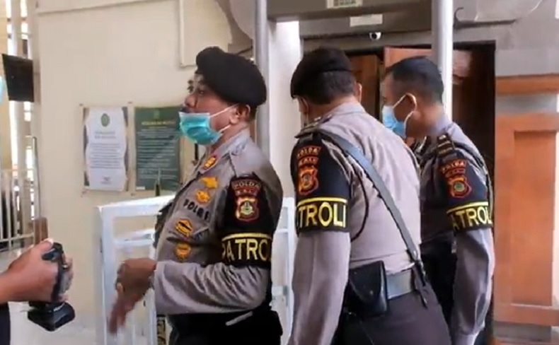 Polda Bali Siapkan 300 Personel Amankan Sidang Offline Jerinx Besok