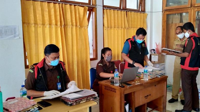 Kejati NTT Geledah Kantor Bupati Mabar terkait Lahan Senilai Rp3 Triliun di Keranga
