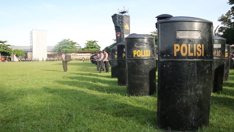 title 3 SSK Brimob Polda Sumut Siaga Antisipasi Demo Omnibus Law Cipta Kerja di Medan 3 SSK Brimob Polda Sumut Siaga Antisipasi Demo Omnibus Law Cipta Kerja di Medan