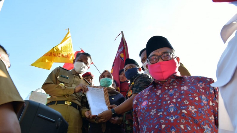 title Gubernur Nurdin Abdullah Akan Bawa Kajian Omnibus Law ke Presiden Gubernur Nurdin Abdullah Akan Bawa Kajian Omnibus Law ke Presiden