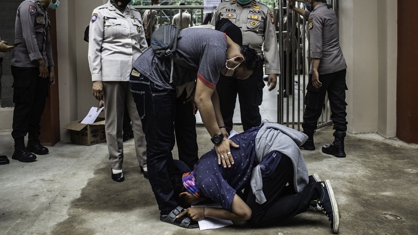 Polda Metro Jaya Pulangkan Ratusan Peserta Aksi Tolak Omnibus Law - Bagian 2