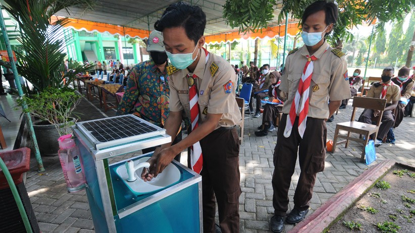 Pelajar SMA Negeri 1 Polanharjo Rakit Keran Otomatis Tenaga Surya - Bagian 2
