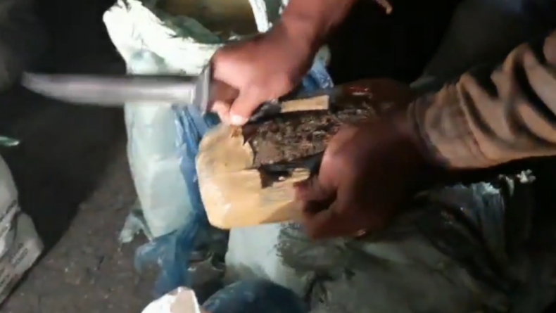 Bawa 100 Paket Ganja, Pengemudi Taksi Online di Sumbar Ditangkap Polisi