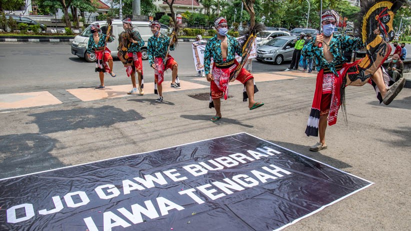 Seniman Jawa Tengah Gelar Aksi Damai Tolak Unjuk Rasa Anarkistis - Bagian 1