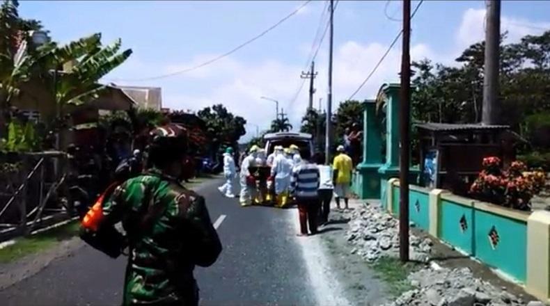 title Masyarakat Jember Tolak Pemakaman Warga dengan Protokol Covid-19, Jenazah Sakit Kanker Serviks Masyarakat Jember Tolak Pemakaman Warga dengan Protokol Covid-19, Jenazah Sakit Kanker Serviks