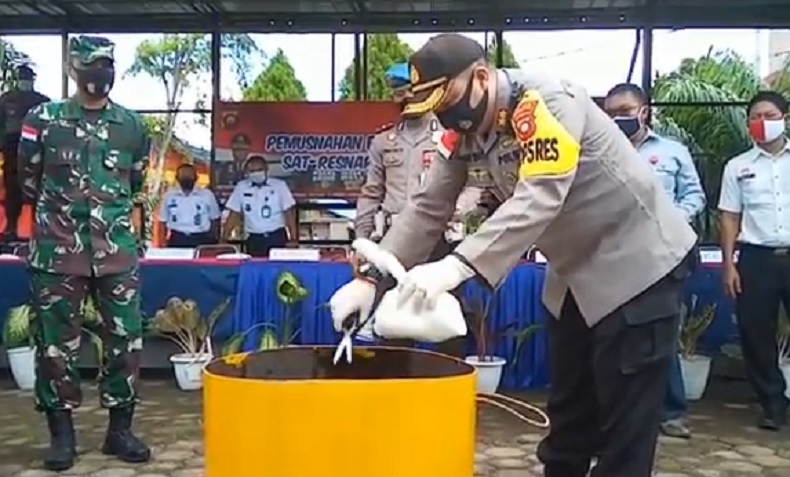 Polres Sanggau Musnahkan Sabu 14 Kg Hasil Penindakan di Perbatasan RI-Malaysia
