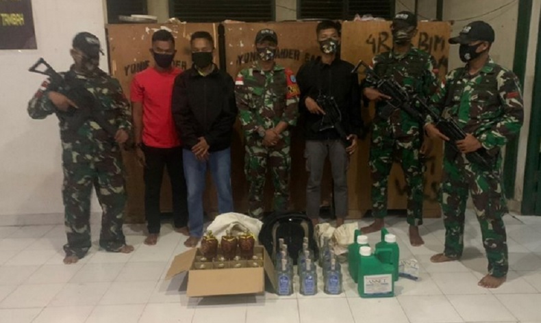 Satgas Pamtas Gagalkan Penyelundupan Miras via Jalur Tikus Perbatasan Malaysia