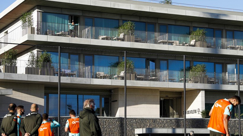 Intip Aktivitas Cristiano Ronaldo yang Positif Covid-19 - Bagian 4