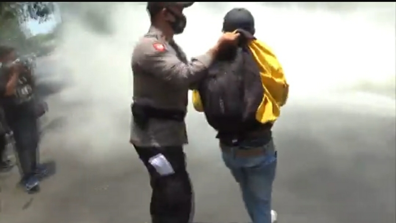 Mahasiswa Jombang Demo Tolak UU Cipta Kerja, 1 Ditangkap Petugas