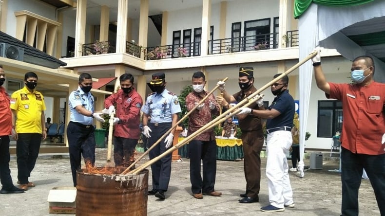 Kejari Pariaman Musnahkan Barang Bukti Narkoba seberat 5,9 Kilogram