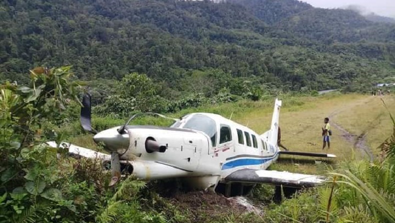 Kronologi Pesawat Tergelincir di Bandara Paniai, akibat Landasan Licin