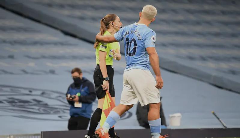 Sergio Aguero Dikecam karena Remas Bahu Hakim Garis Wanita