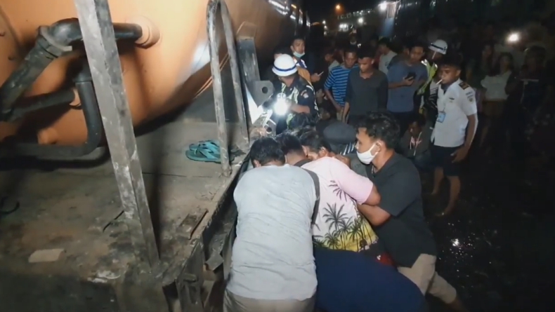 Asyik Telepon Pakai Earphone, Pemuda di Medan Tewas Terlindas Kereta