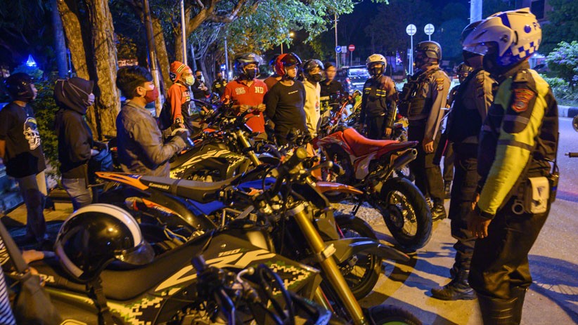 Komuntitas Motor Dibubarkan Polisi saat Berkerumun di Palu