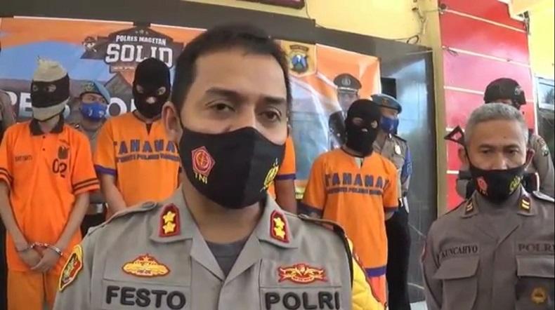 Beli Ribuan Liter Arak Jawa, 3 Laki-Laki Asal Madiun Ditangkap di Magetan