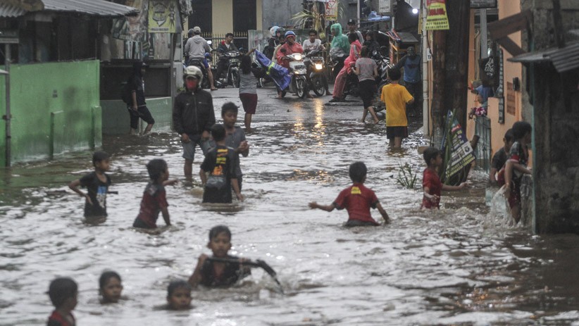 Depok Diguyur Hujan Deras, Kampung Utan Jaya Citayam Terendam Banjir - Bagian 1