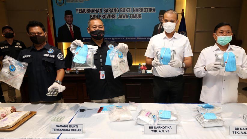 BNNP Jawa Timur Musnahkan 11 Kg Sabu Asal Malaysia