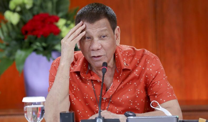 title Terekam Video, Presiden Filipina Berusaha Sentuh Bagian Intim Pembantu saat Acara Ultah Terekam Video, Presiden Filipina Berusaha Sentuh Bagian Intim Pembantu saat Acara Ultah