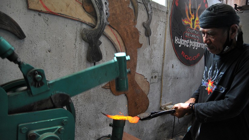 Intip Pembuatan Kujang, Senjata Pusaka dari Jawa Barat - Bagian 2