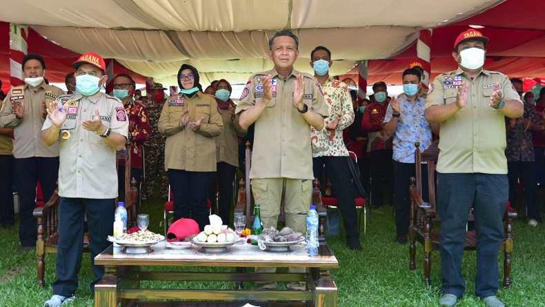 Gubernur Nurdin Abdullah Berikan Insentif kepada 2.500 Guru Mengaji